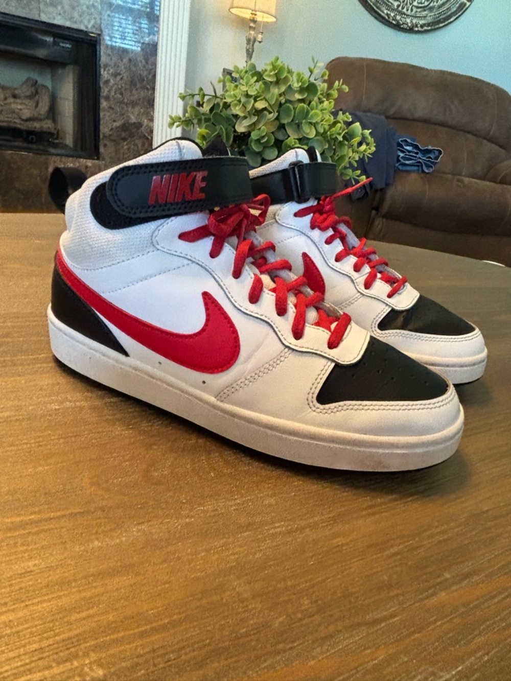 Nike Court Borough Mid 2 sneakers 6.5